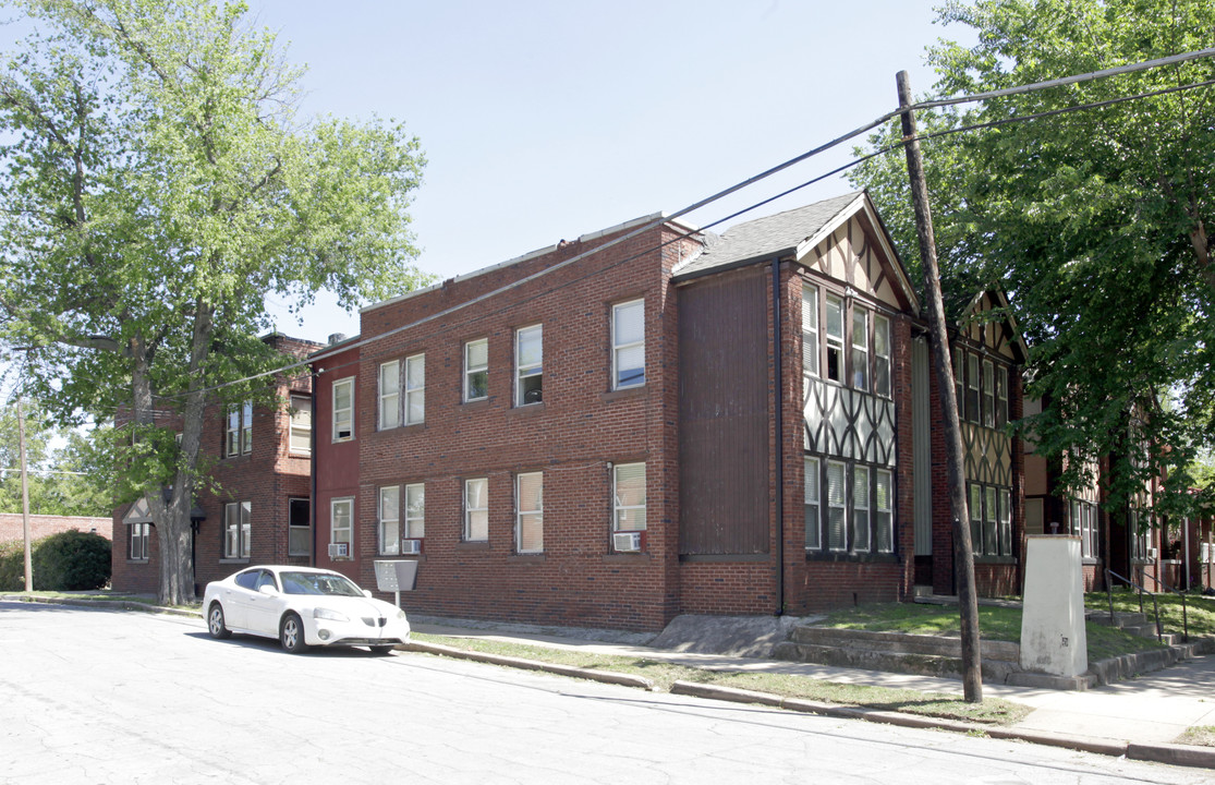 The Navarro Arms Apartments in Tulsa, OK - Building Photo