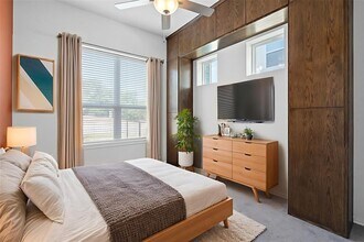 8601 West Gate Blvd in Austin, TX - Building Photo - Building Photo