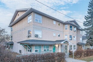 9356 101A Ave NW in Edmonton, AB - Building Photo
