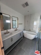 7667 Beeman Ave in Los Angeles, CA - Building Photo - Building Photo