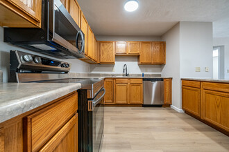 Oak Point Apartments in Normal, IL - Building Photo - Interior Photo