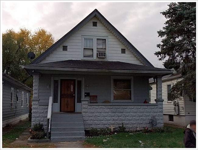 property at 732 M St