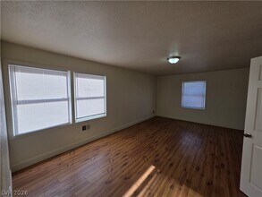 1590 Mustang Dr in Henderson, NV - Building Photo - Building Photo