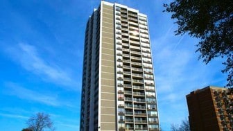 Windfields in Ottawa, ON - Building Photo