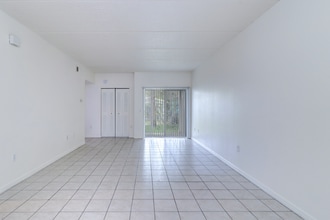 2675 50th Ave N in St. Petersburg, FL - Building Photo - Building Photo