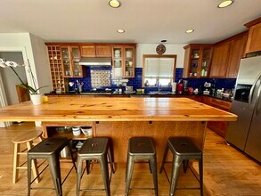 78 State St in Guilford, CT - Building Photo - Building Photo