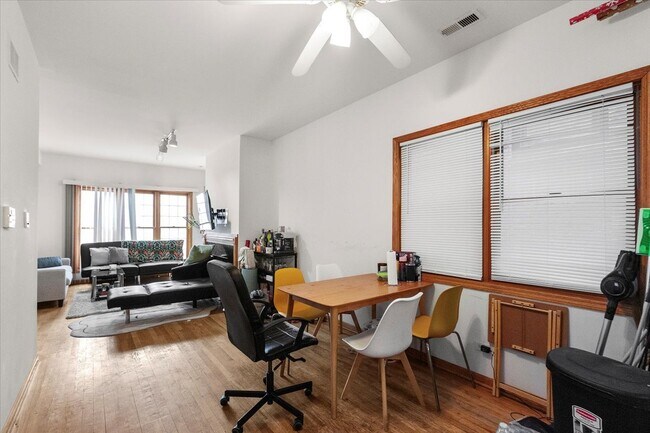 property at 1812 W Thomas St