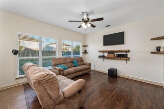 20706 Stewart Crest Ln in Cypress, TX - Foto de edificio - Building Photo