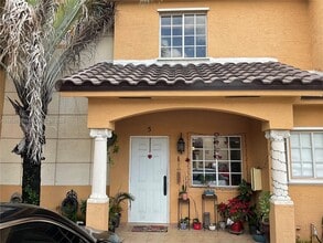 7701 W 36th Ave in Hialeah Gardens, FL - Building Photo - Building Photo