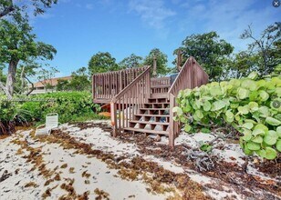 51 N Lakeshore Dr in Hypoluxo, FL - Building Photo - Building Photo