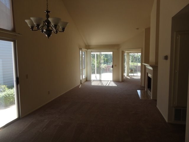 7113 Lantana Terrace in Carlsbad, CA - Foto de edificio - Building Photo