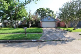 2823 Chimneystone Cir in Sugar Land, TX - Building Photo
