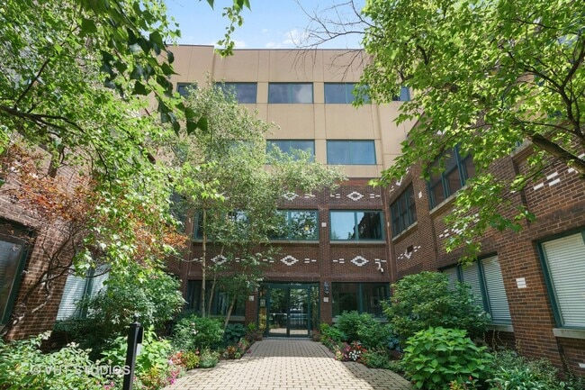 property at 2533 N Ashland Ave