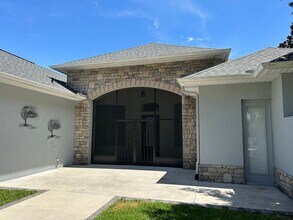 6109 Spinnaker Loop in Lady Lake, FL - Building Photo - Building Photo