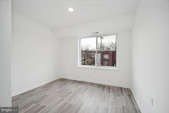 1642 16th St SE in Washington, DC - Foto de edificio - Building Photo