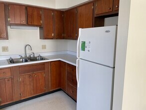 953 E Hope Dr, Unit A in Upland, IN - Foto de edificio - Building Photo