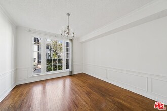 1284 S Beverly Glen Blvd in Los Angeles, CA - Building Photo - Building Photo