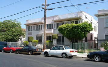 2849 San Marino St in Los Angeles, CA - Building Photo - Building Photo