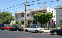 2849 San Marino St in Los Angeles, CA - Foto de edificio - Building Photo