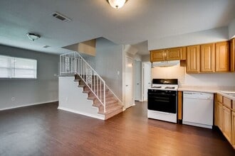 14416 Oakwood Ln in Balch Springs, TX - Foto de edificio - Building Photo