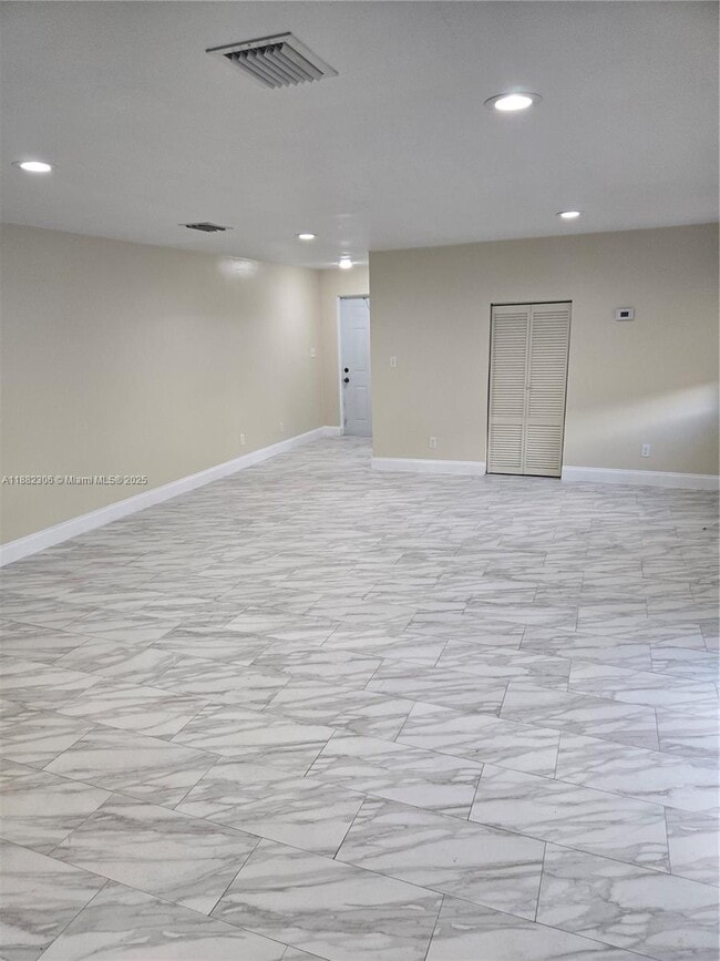 2433 Garfield St in Hollywood, FL - Building Photo - Building Photo