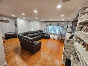 454 Fenlon Blvd in Clifton, NJ - Building Photo - Building Photo