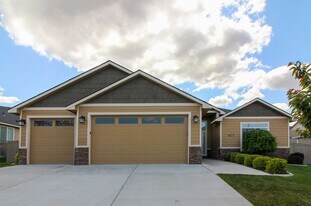 4675 Cowlitz Blvd in Richland, WA - Building Photo