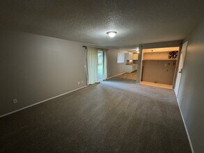 18531 Kristi Way in Lake Oswego, OR - Building Photo - Building Photo