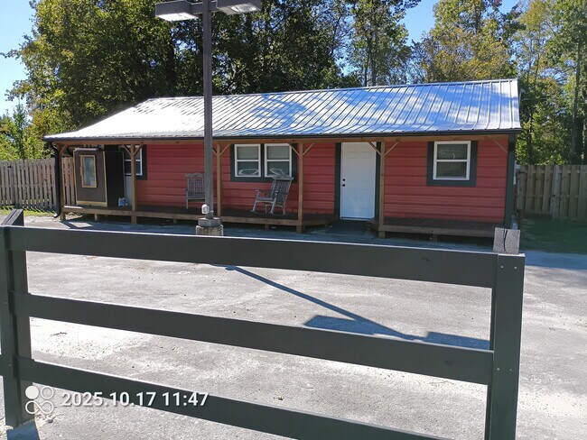 3881 NC-133 in Rocky Point, NC - Building Photo - Building Photo