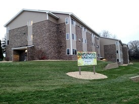 Maplewood Apartments in St. Peter, MN - Building Photo
