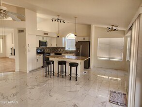 19217 N 36th St in Phoenix, AZ - Foto de edificio - Building Photo