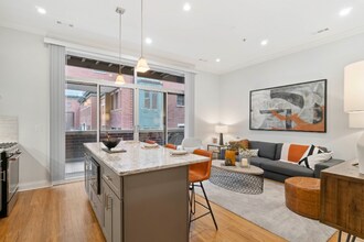 1039 W Rundell Pl in Chicago, IL - Building Photo - Building Photo