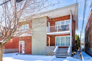 72 Du Chalet Av in Lachine, QC - Building Photo