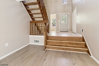 10 Brookline Ct in Princeton, NJ - Building Photo - Building Photo
