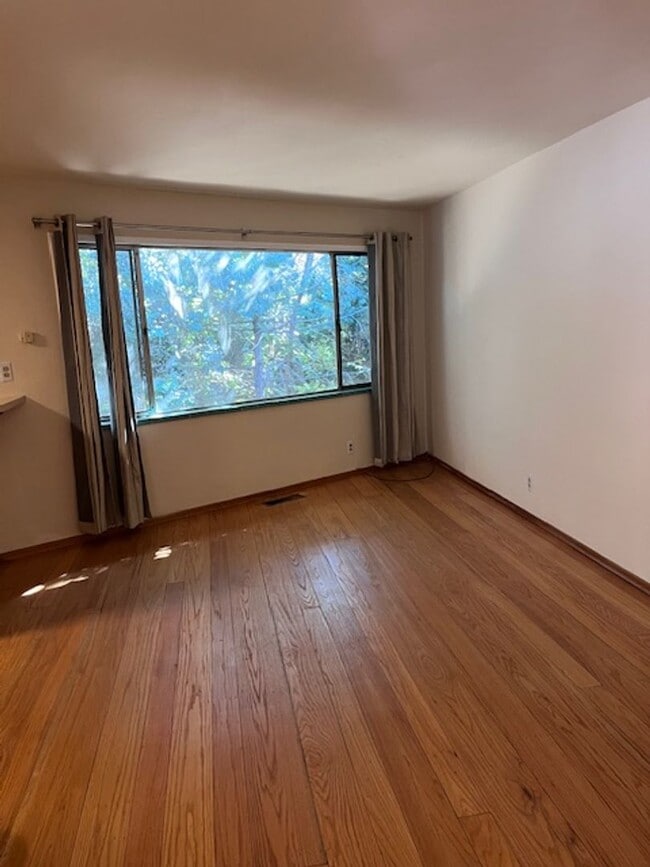 property at 5428 Claremont Ave