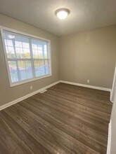 335 Pioneer Dr in Oak Grove, KY - Building Photo - Building Photo