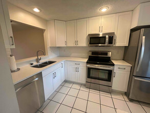 202 Corkwood Ln in Oldsmar, FL - Building Photo - Building Photo
