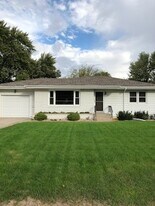 2316 W Anna St in Grand Island, NE - Building Photo