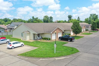Park Place Apartments - 55+ Community in Newburgh, IN - Foto de edificio - Building Photo