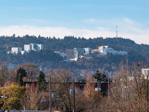 The Margot in Portland, OR - Foto de edificio - Building Photo