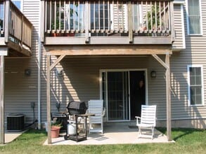 157 Leeder Hill Dr, Unit 405 in Hamden, CT - Foto de edificio - Building Photo