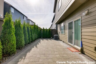 17018 NW Trillium St in Portland, OR - Building Photo - Building Photo