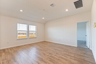 1933 Lazy Acrs St in Leander, TX - Building Photo - Building Photo