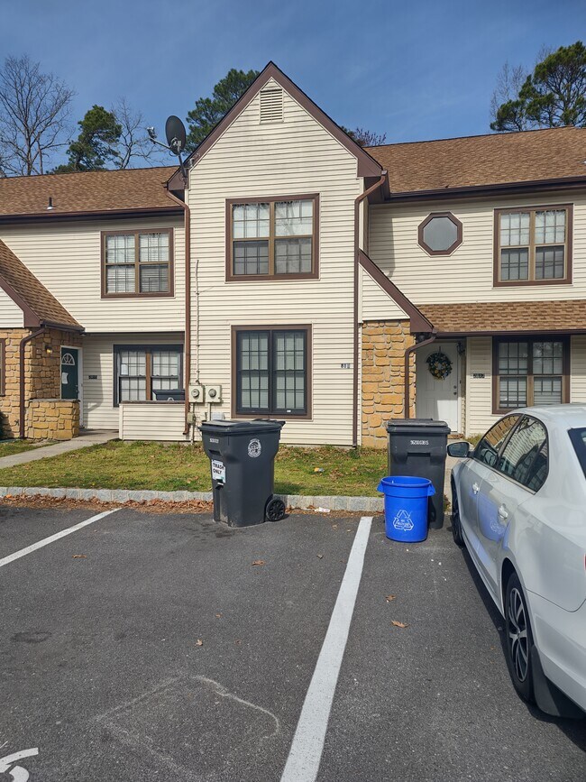 2816 Hawthorn Ct Rentals in Mays Landing, NJ