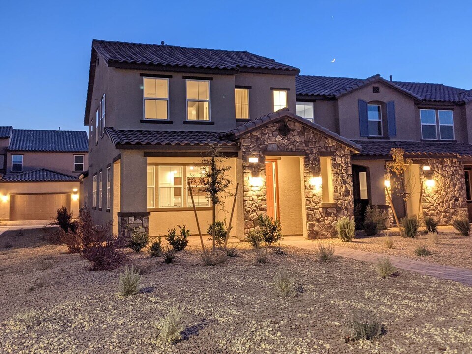 3291 Pergusa Dr in Henderson, NV - Building Photo