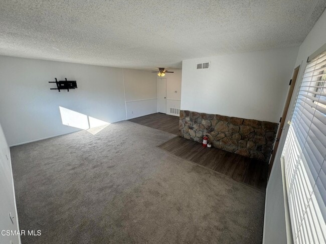 2030 Avenida Placida, Unit 4 in Simi Valley, CA - Building Photo - Building Photo