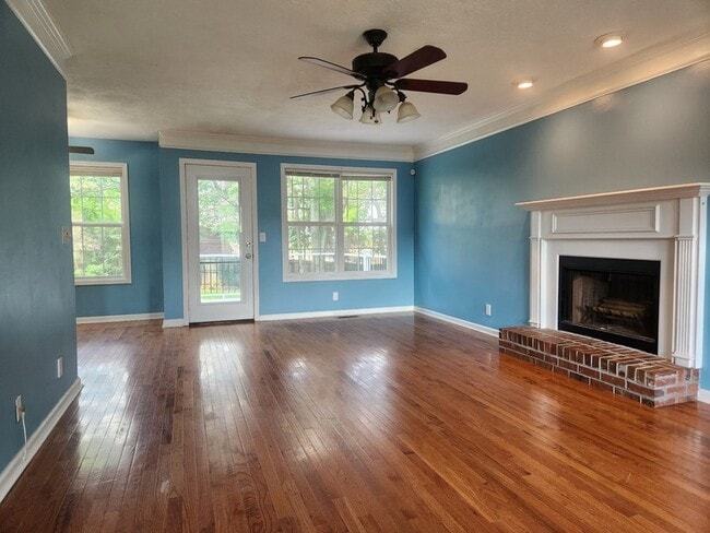 1680 Barrywood Cir E in Clarksville, TN - Building Photo - Building Photo