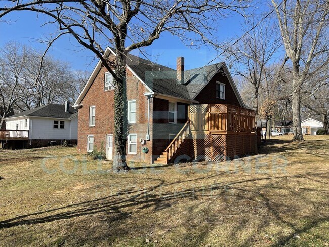 1404 Polo Rd in Winston-Salem, NC - Building Photo - Building Photo