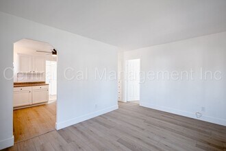 1001 Woodrow Ave in Bakersfield, CA - Building Photo - Building Photo