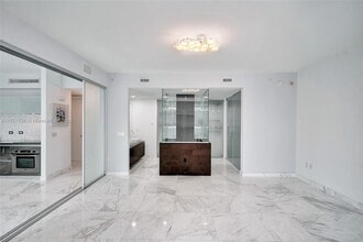 1040 Biscayne Blvd, Unit 3608 in Miami, FL - Building Photo - Building Photo